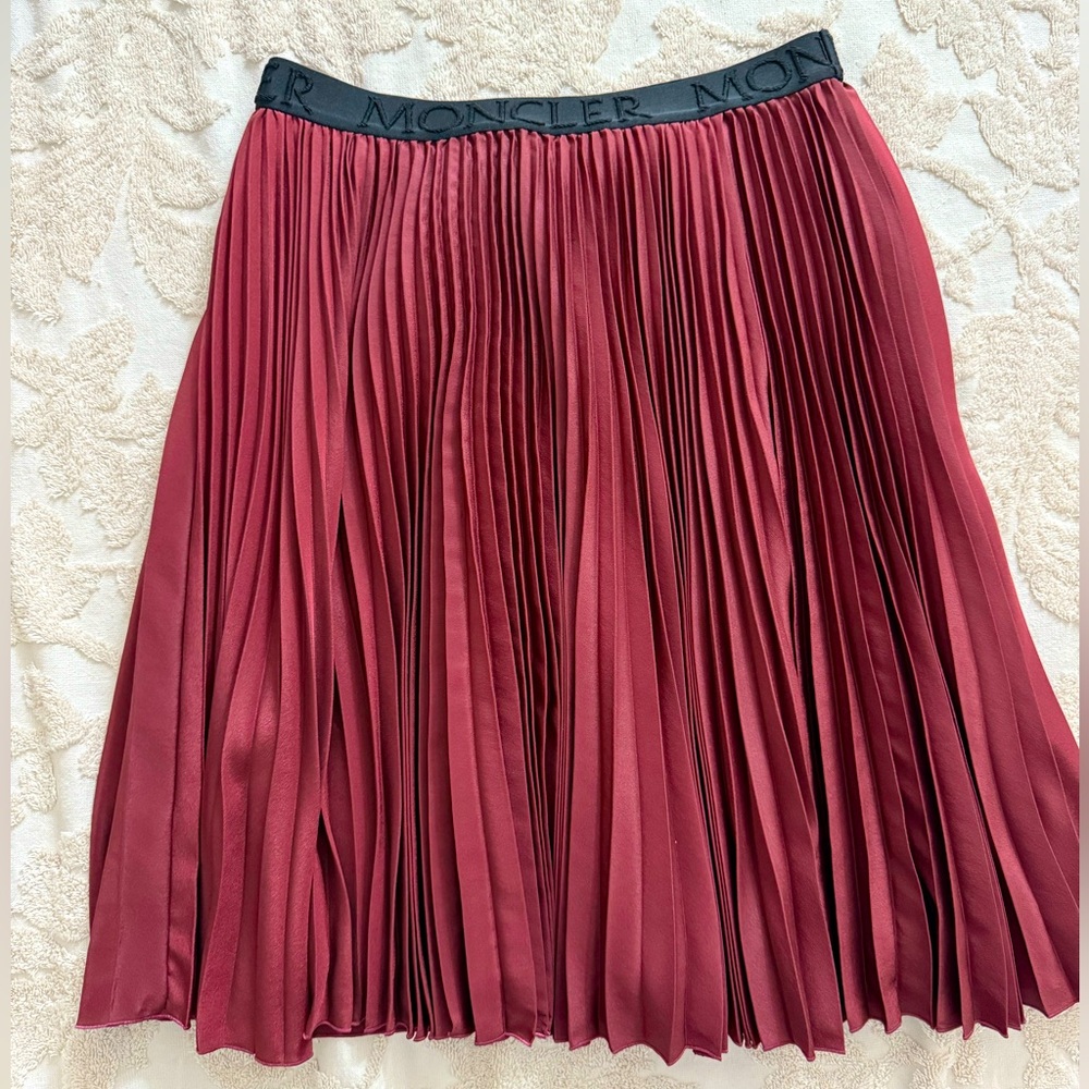 Moncler burgundy pleated skirt